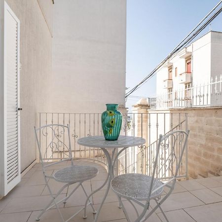 Dimora Lucrezia - Big & Central Apatment With Parking Ostuni Exterior photo
